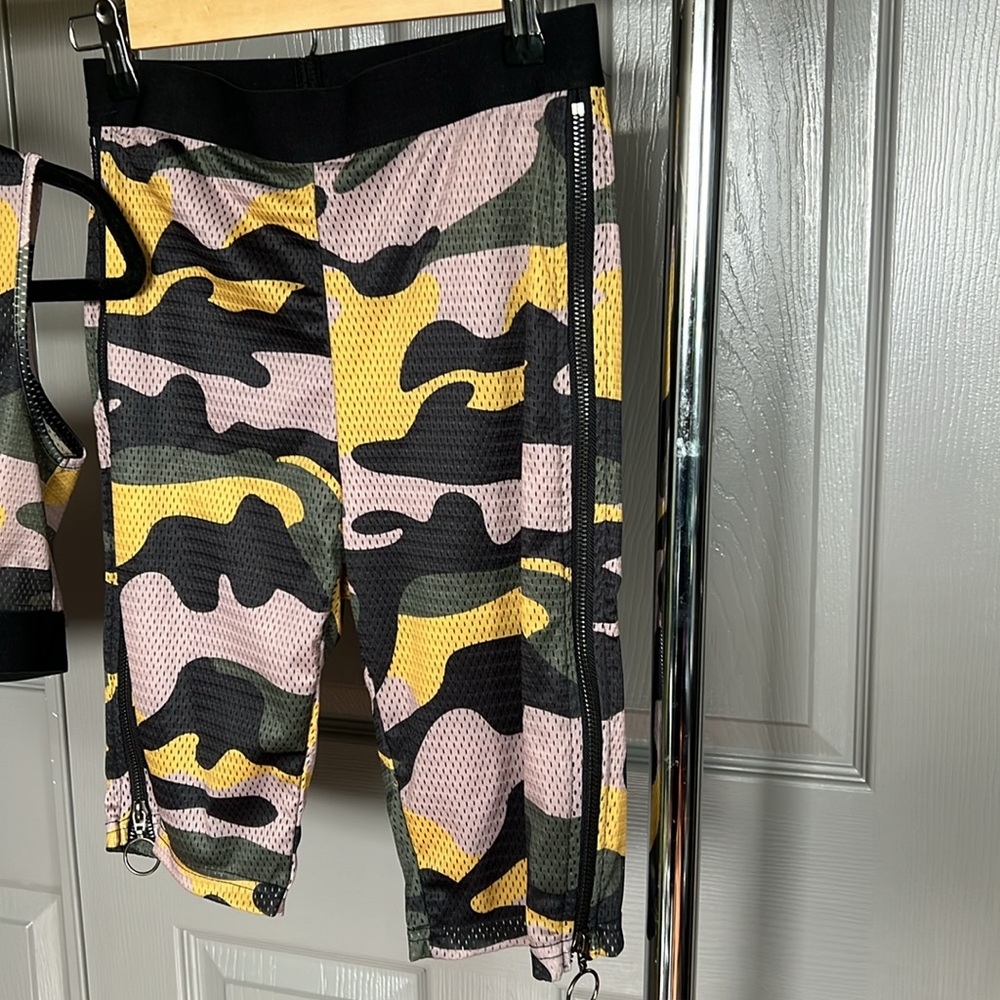 Matching sets - Picture 4 of 9